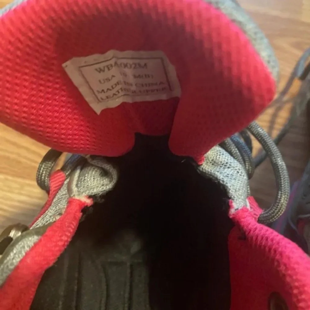 Propet Peak WBA002M Gray/Berry Hiking Sneakers, size 10M